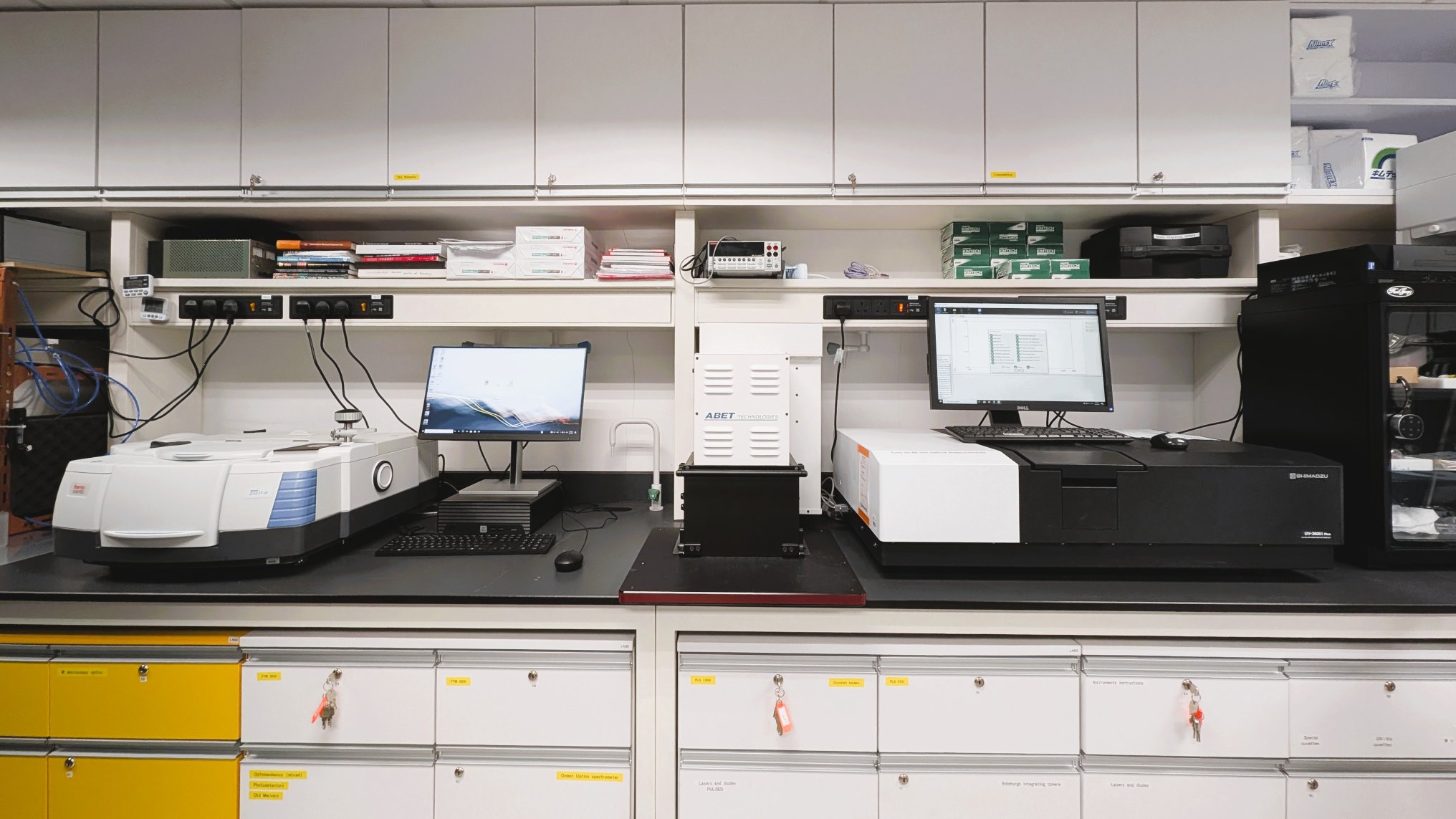 Spectroscopic equipment for absorption measurements belonging to the group of Prof. Andrey Rogach